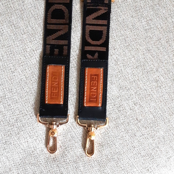 Fendi crossbody shoulder strap replacement Unisex 👫detachable and adjustable ‼️ - Picture 4 of 10